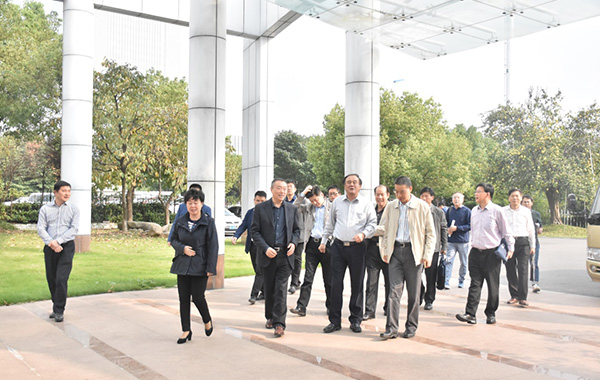 合肥市政协主席韩冰一行 莅临新利(中国)调研